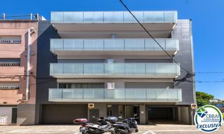 Appartement à Calle raval dels grecs 21. Oportunidad en roses centro piso del 2020 con garaje opcional