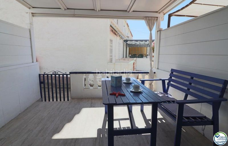 Foto 2fb30e15-2565-4a07-ab4f-423dc7e58895. Chalet en sector Sant Maurici 269 casa con gran terraza al sur adosada ubicada en la zona de Sant Maurici en Empuriabrava