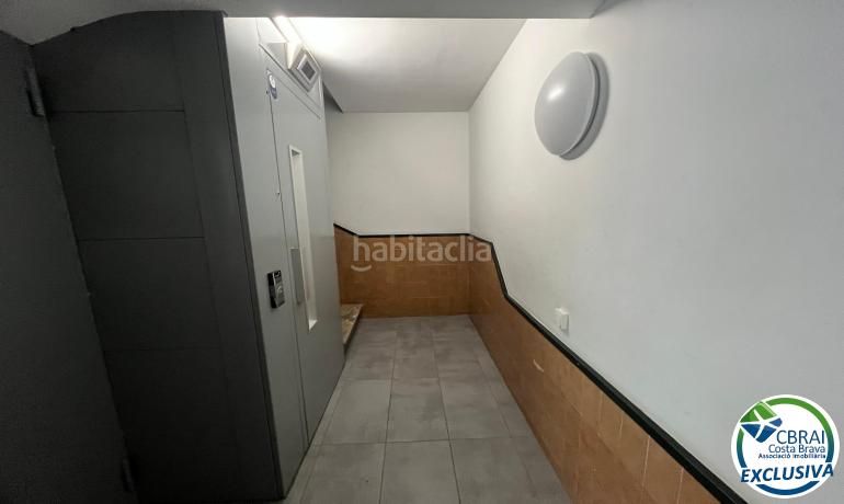 Foto 36131317-50eb-41e9-b2b3-529aae87cc99. Pis a avenida caritat serinyana 27 a Cadaqués