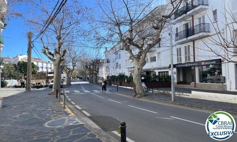 Foto 9e753848-9012-4f66-b04c-d1a029d27918. Pis a avenida caritat serinyana 27 a Cadaqués