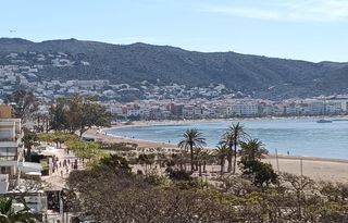 Etagenwohnung  Calle miguel de cervantes 28. Bonito piso en salatar roses con vista mar y licencia turistica