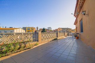Chalet in Carrer tramuntana, , 17761, cabanes, girona. Casa esquinera con gran terraza y garaje en cabanes