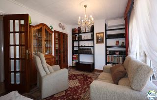 Flat  Carrer sant antoni 148. Amplio y luminoso piso con balcón en la zona de creu de la mà