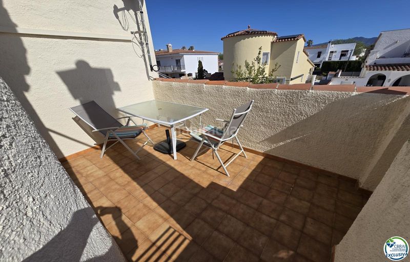 Foto 944e8129-2e17-4054-b23f-26acd734ca48. Chalet in carrer pení 120b in Peni Empuriabrava