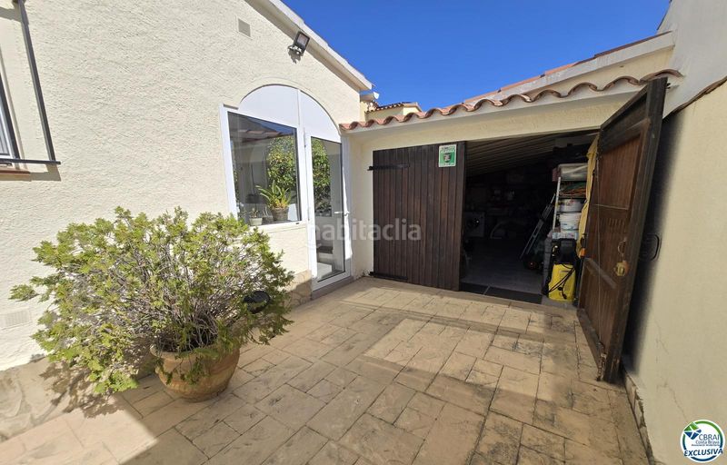 Foto ac8cdbc9-5b10-4efc-9bd4-24a58b399b64. Chalet in carrer pení 120b in Peni Empuriabrava