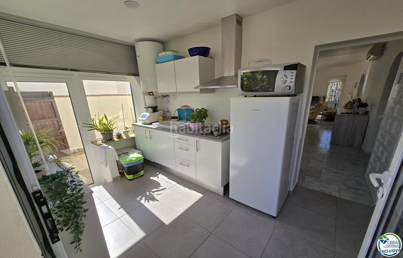Foto cb3d4918-c340-469b-8aa7-62cf62af96a4. Chalet in carrer pení 120b in Peni Empuriabrava
