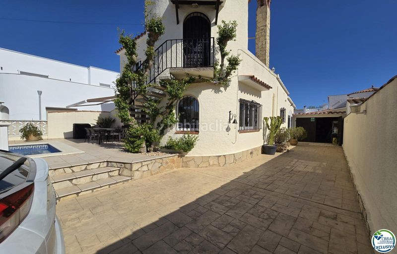 Foto e0248414-3574-445c-9aa4-7fb3b21aacdd. Chalet in carrer pení 120b in Peni Empuriabrava