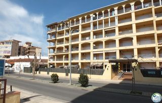 Piso en Avenida de la platja 74. Apartamento soleado con terraza y plaza de aparcamiento en santa