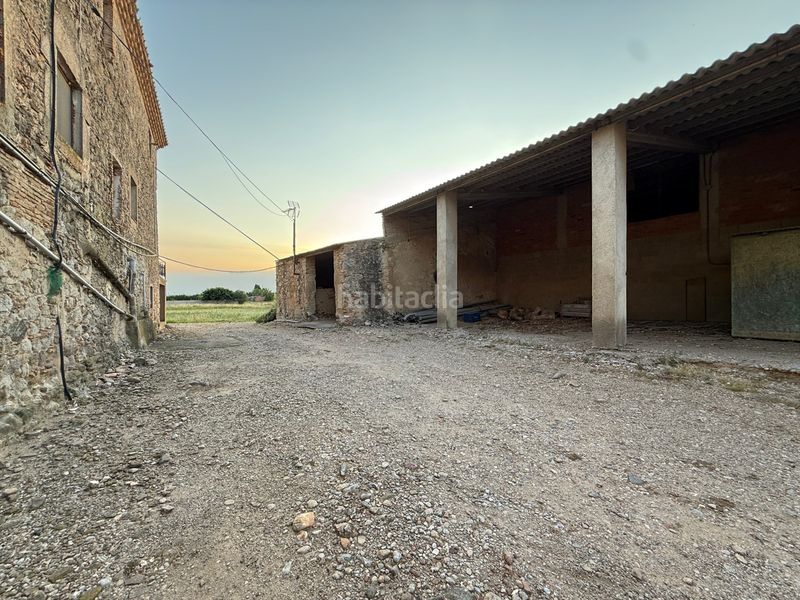 Foto dd2d2754-f741-4f90-b2aa-071edd379849. Masia a plaça major 3 a Riumors
