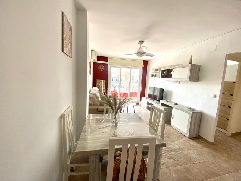Foto 907040cd-5668-4daf-8264-f5ce314c0ec8. Piso apartamento totalmente reformado con terraza y vistas al canal en Empuriabrava