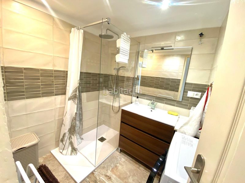 Foto b0fb7759-5719-4db5-800f-46222a561e7d. Piso apartamento totalmente reformado con terraza y vistas al canal en Empuriabrava