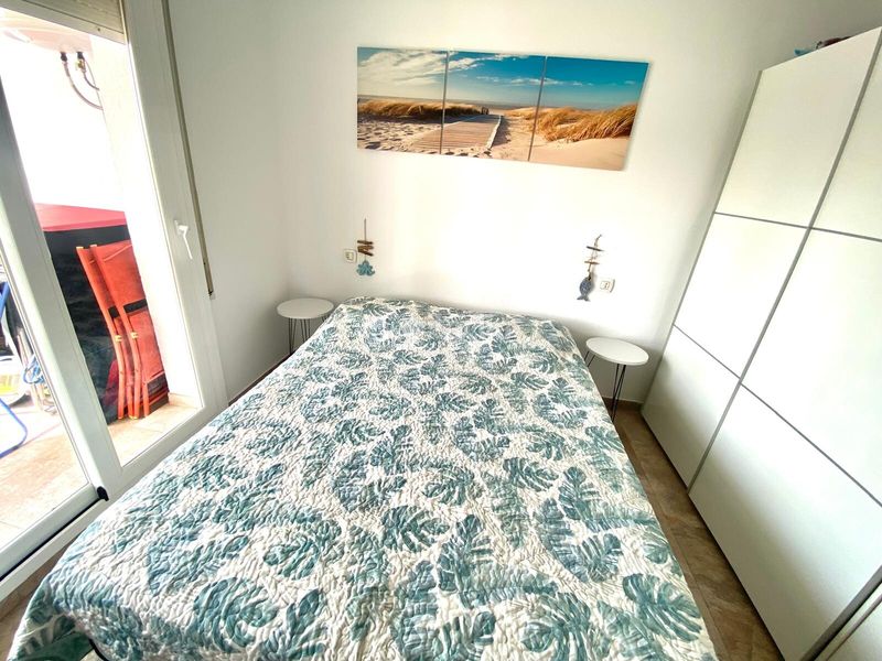 Foto e9fecad7-fa53-4518-93ed-09a6a13c0bc2. Piso apartamento totalmente reformado con terraza y vistas al canal en Empuriabrava