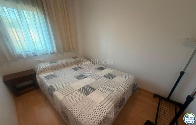 Foto a4138ebb-158e-4e62-96eb-27642a08be50. Pis a carrer joanot martorell 25-31 a Salatar Roses