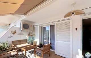 Pis  Sector sant mori 8. Apartamento reformado con terraza a 150 m de la playa  empuriabr