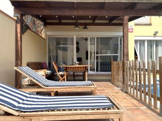 Xalet a Avinguda emporda, , , bon relax, girona. Casa adosada con piscina privada en sant pere pescador, alt empo