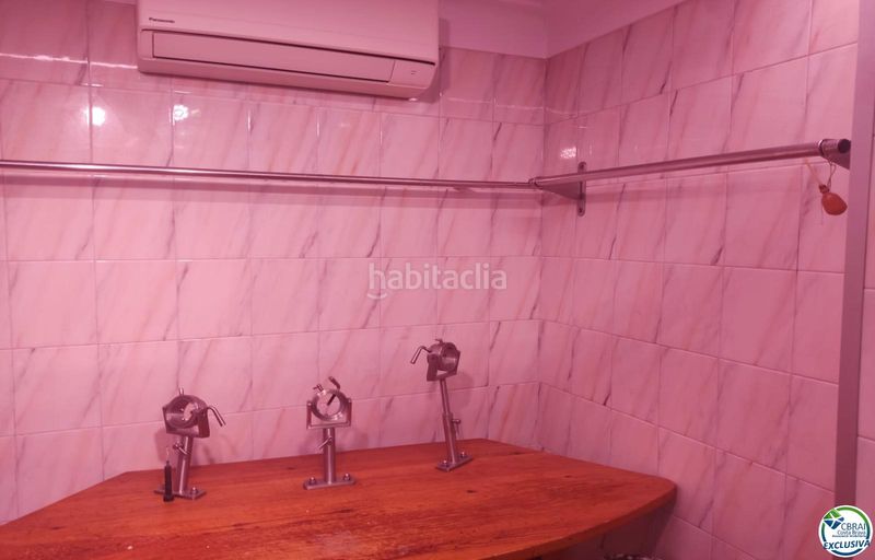 Foto 1bffe768-4d49-4004-871d-c4a7ce4f4f8a. Local comercial en venta local comercial, antigua carniceria. en Empuriabrava