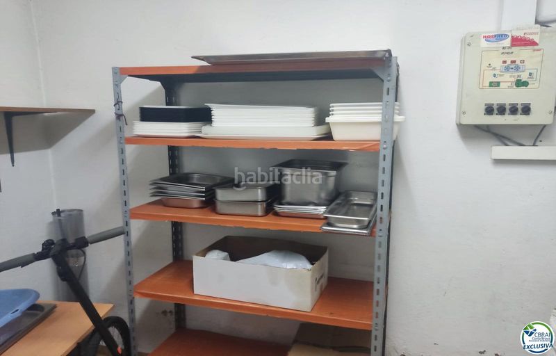 Foto 44ae9114-5cae-4c1e-8762-6eab98b70fca. Local comercial en venta local comercial, antigua carniceria. en Empuriabrava