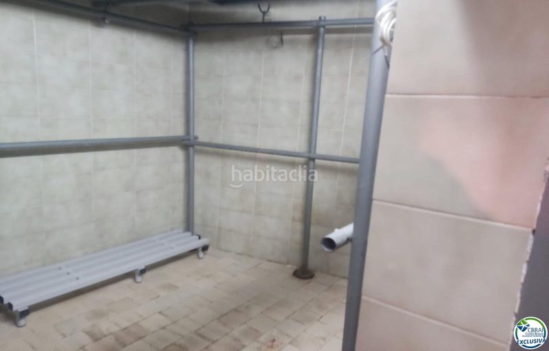 Foto 578f6553-8c3d-4313-9aaa-24876dbe7100. Local comercial en venta local comercial, antigua carniceria. en Empuriabrava