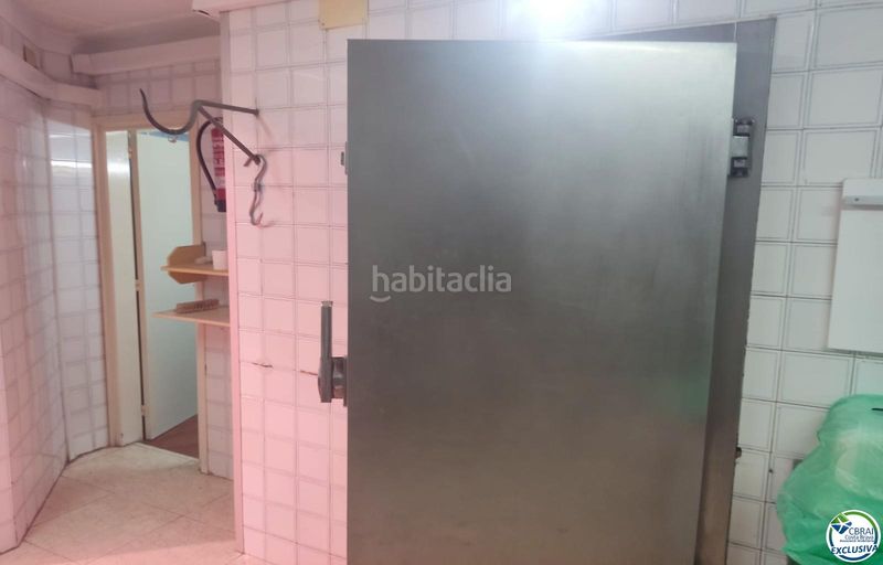 Foto c0dba38a-8975-4dab-b4c3-7996fe61b603. Local comercial en venta local comercial, antigua carniceria. en Empuriabrava