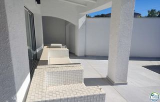 Chalet  Calle peni 62a. Bonita casa con piscina y apartamento para invitados y piscina.