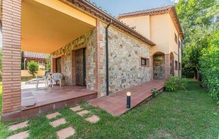 Chalet in Sant llorenç de la muga. Buscas una casa independiente donde disfrutar de tranquilidad, p