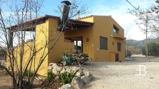 Xalet  Joaquim guitert fontsere. Finca rústica con chalet reformado, 6 hectáreas de terreno y agu