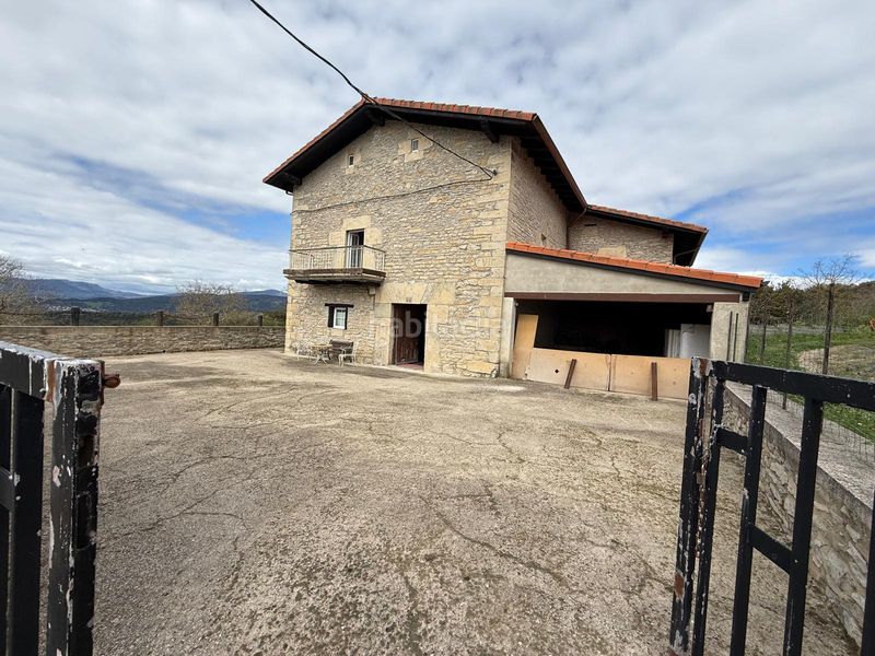 Foto f3a25eff-7cb3-4c70-aa0f-7eb20ba09adc. Casa amb aparcament a Valle de Mena