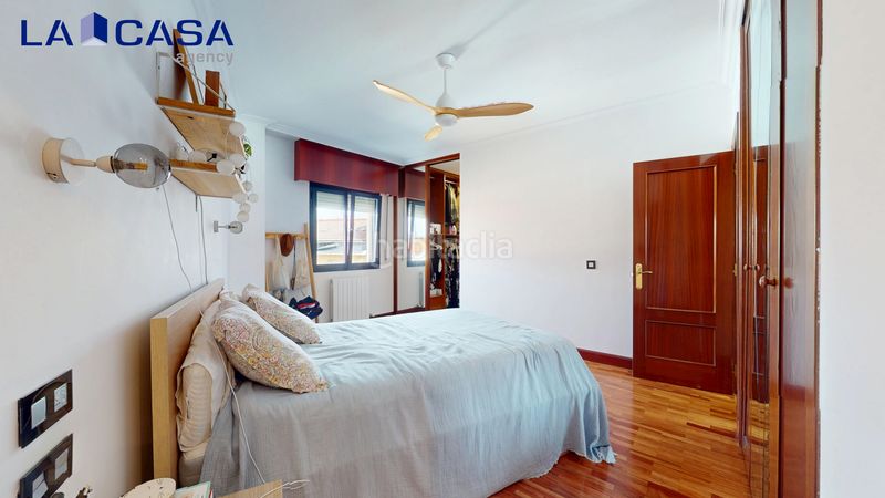 Foto c4ba6f2f-5a68-4f56-b2da-220d894389f7. Flat with heating parking in Erandio