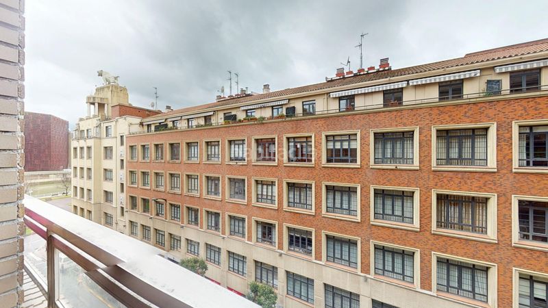 Foto bdc9d717-ff17-49a1-8da7-01d3e95ff5e0. Flat with parking in San Pedro de Deusto - La Ribera Bilbao