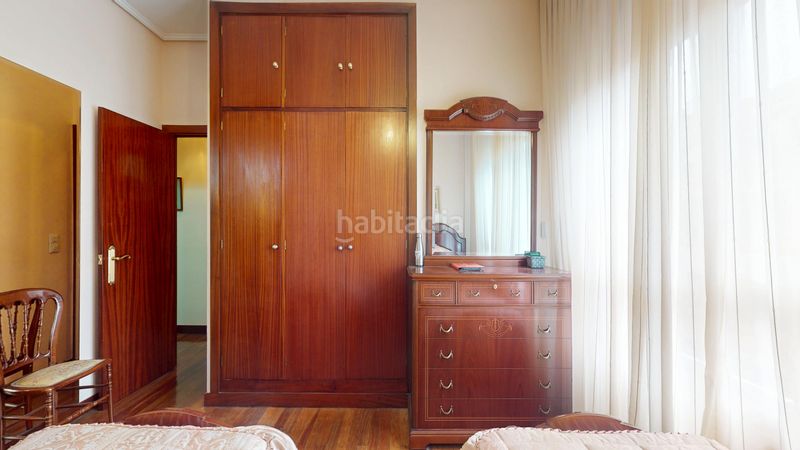 Foto f155a566-24ca-4bce-ae87-065278f8c878. Flat with parking in San Pedro de Deusto - La Ribera Bilbao