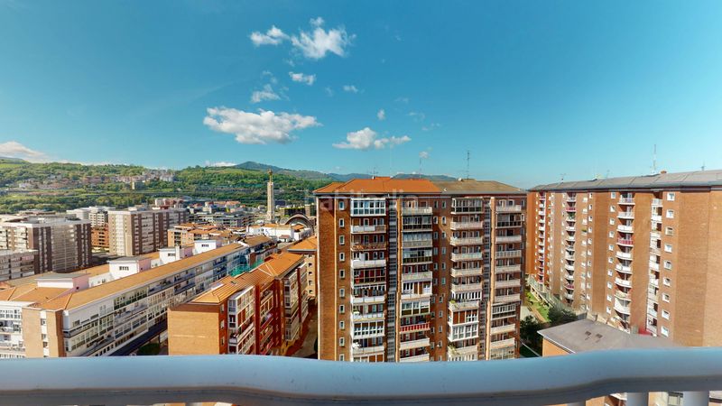 Foto 2f02cffa-36bc-42c6-910a-1832e1bcc1c7. Piso en San Pedro de Deusto - La Ribera Bilbao