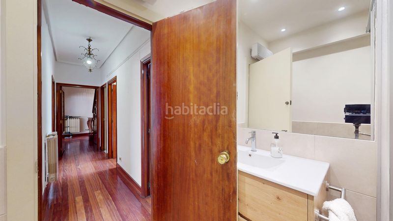Foto 7b002d89-eb6b-4314-8737-89eb60a4b15e. Duplex avec chauffage dans Centro Barakaldo