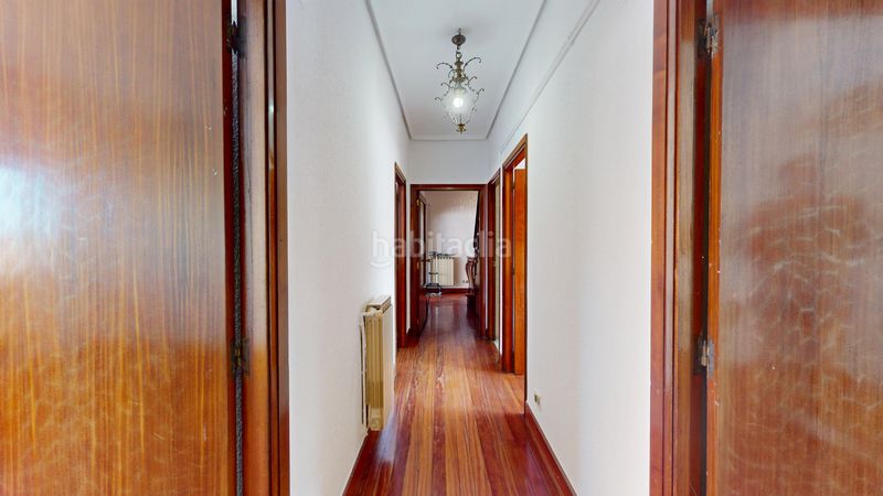 Foto 8dd50dbe-d846-48f2-a397-07058c6f3f1d. Duplex avec chauffage dans Centro Barakaldo
