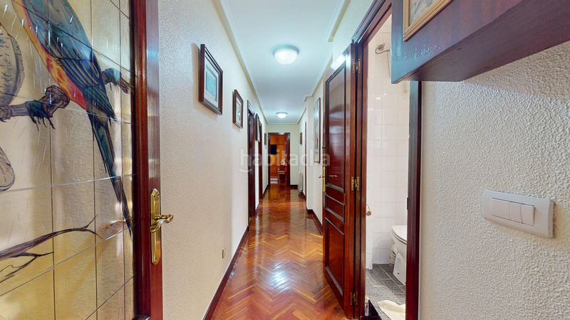 Foto af520b26-4e15-445f-9575-fefaa929d492. Pis amb aparcament a Centro Barakaldo