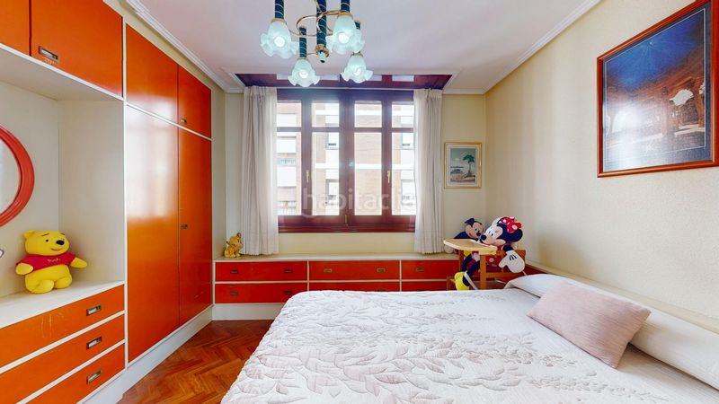 Foto b8346e15-e64b-4c34-8398-ed8b91bb4b85. Pis amb aparcament a Centro Barakaldo