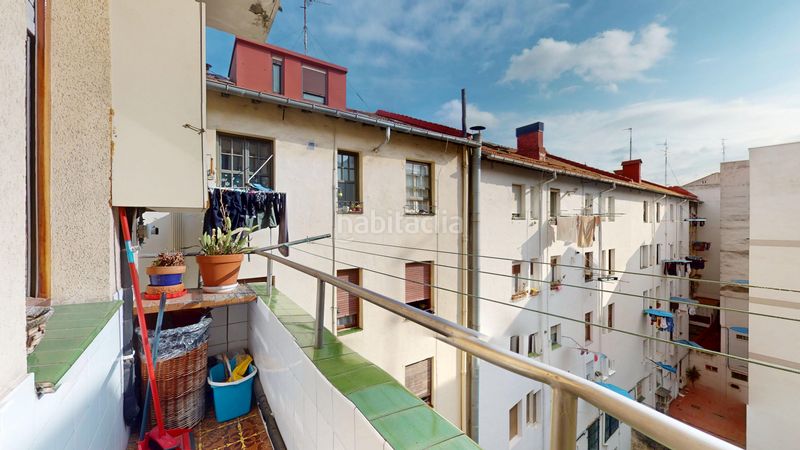 Foto d671ef63-e931-4d2a-a7e0-e77368bfc9e2. Pis amb aparcament a Centro Barakaldo