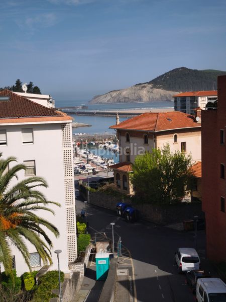 Foto c163c503-2b96-4a93-adf6-173bd3fa2802. Pis amb calefacció aparcament a Plentzia