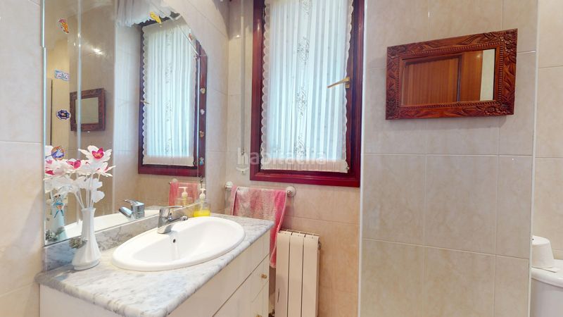 Foto ae8bc366-d524-4110-8c12-5f95564af9d0. Chalet en Mioño-Santullán Castro - Urdiales