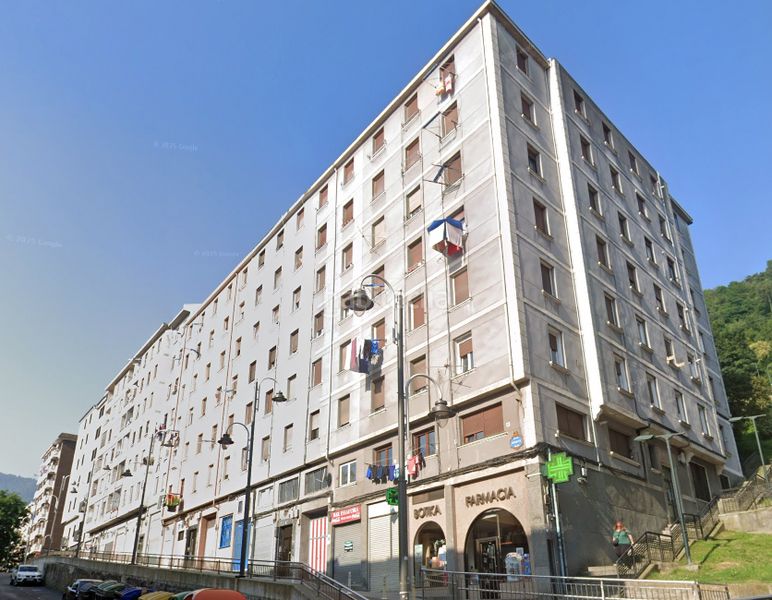 Foto 6df78932-57f1-4f60-9775-1623b2b4a0c1. Piso en Rekalde Centro Bilbao