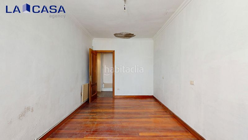 Foto f8d9483a-21b6-4475-818e-de22a4e507c1. Casa adosada en Sondika