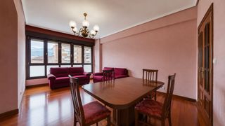 Etagenwohnung in San Pedro de Deusto - La Ribera