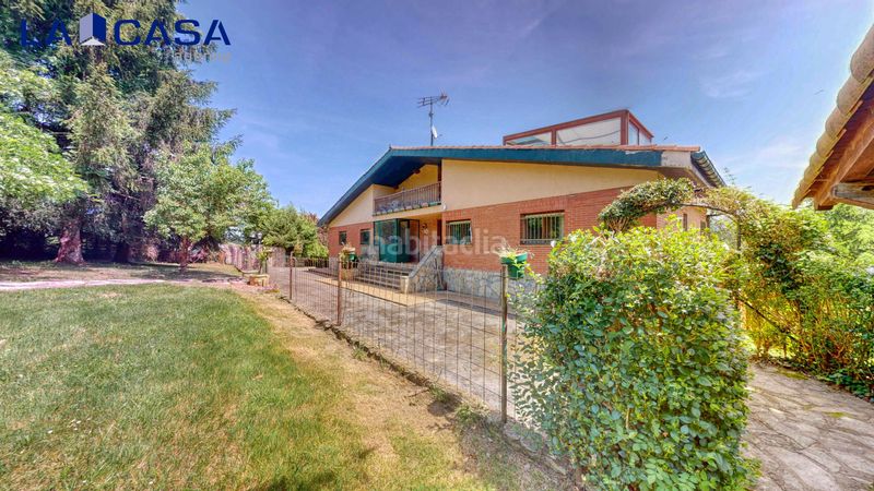 Foto d2d1b2c2-826c-4d82-9703-cc16f1fe5153. Haus mit parking in Urkabustaiz