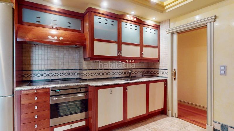 Foto b16ffff1-6590-4c96-a295-55306e37e5ab. Piso en avenida alierta. cesareo 4 piso en venta centro av. cesáreo alierta ref. 00853 en Zaragoza