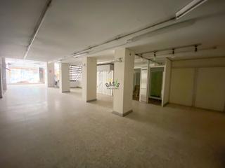 Locale commerciale in Duggi - Rambla - Los Hoteles. Local  santa cruz