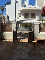 Locale commerciale in Centro. Local  santa cruz