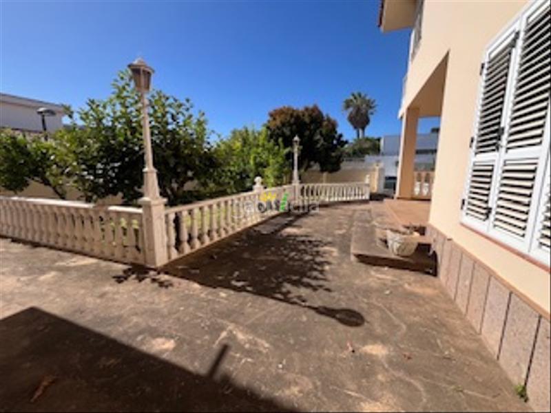 Foto c35ee401-76e6-421d-88f7-a4f76044e054. Maison avec parking dans La Laguna San Cristóbal de La Laguna