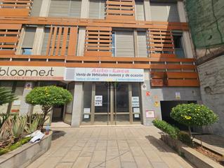 Locale commerciale in La Salle - Cuatro Torres. Local  santa cruz