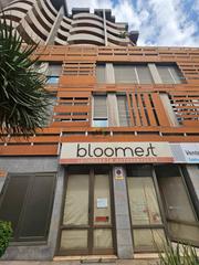 Locale commerciale in La Salle - Cuatro Torres