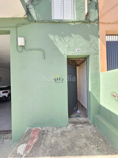 Foto b055a496-0346-475c-b466-9a4ae12a6f97. Nau industrial a Centro Güímar