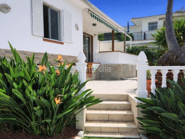 Foto 3548b3f4-2b40-4086-a272-13a3e03dbf97. Casa amb aparcament a Cuesta de la Villa Santa Úrsula